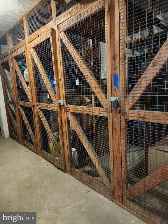 Building Photo - 3535 Chevy Chase Lake Dr