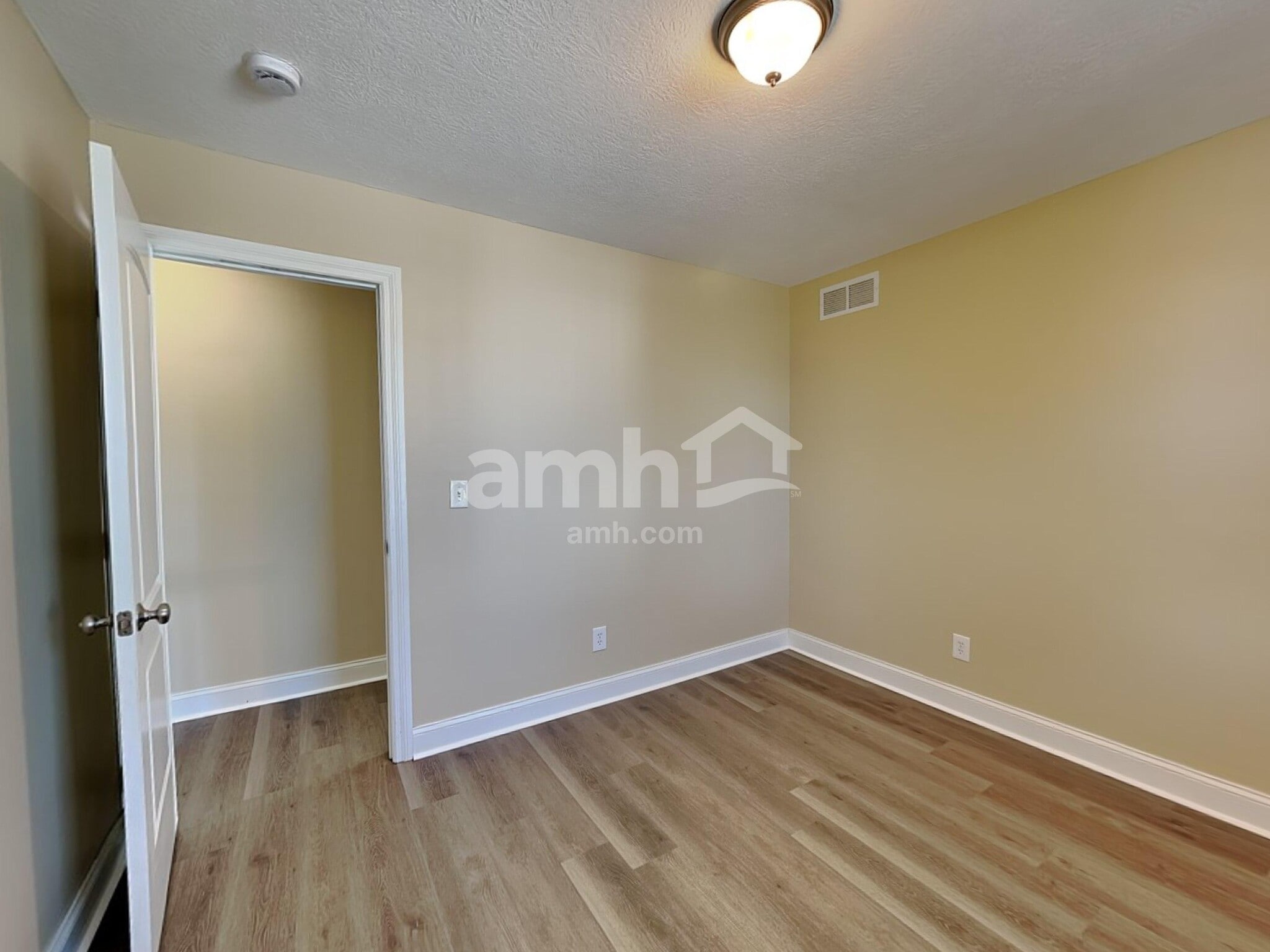 Building Photo - 516 Longview St