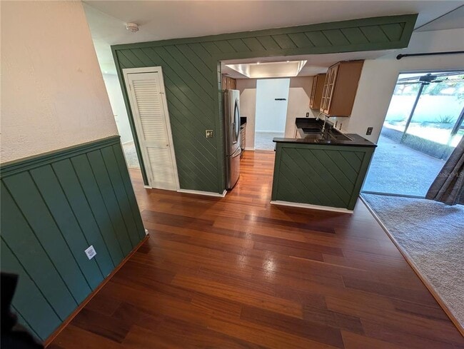 Building Photo - 719 Regent Cir S