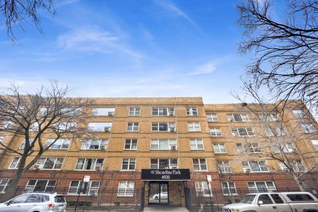 Building Photo - 1 bedroom in Chicago IL 60640