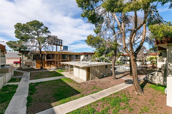 Building Photo - 5404 S Swenson St