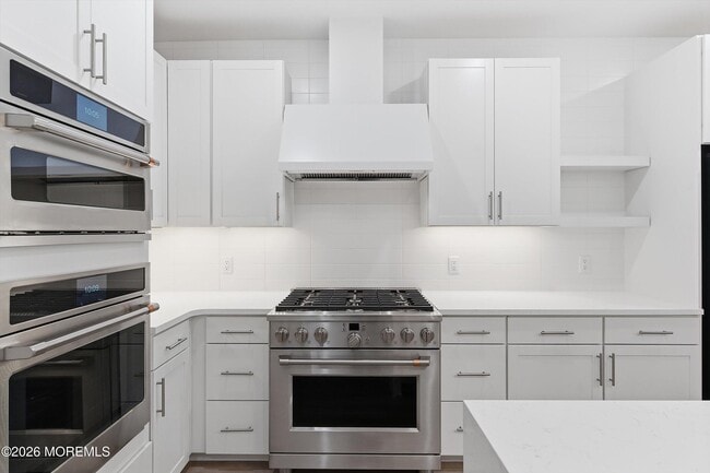 Building Photo - 215 2nd Ave