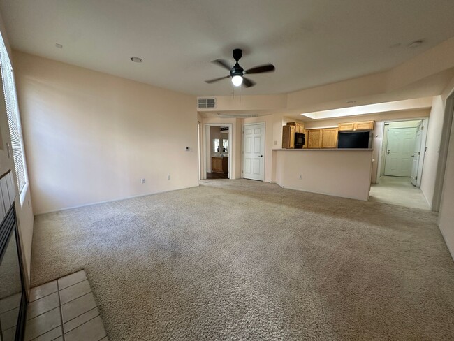 Building Photo - Beautiful 2 bedroom condo for rent.