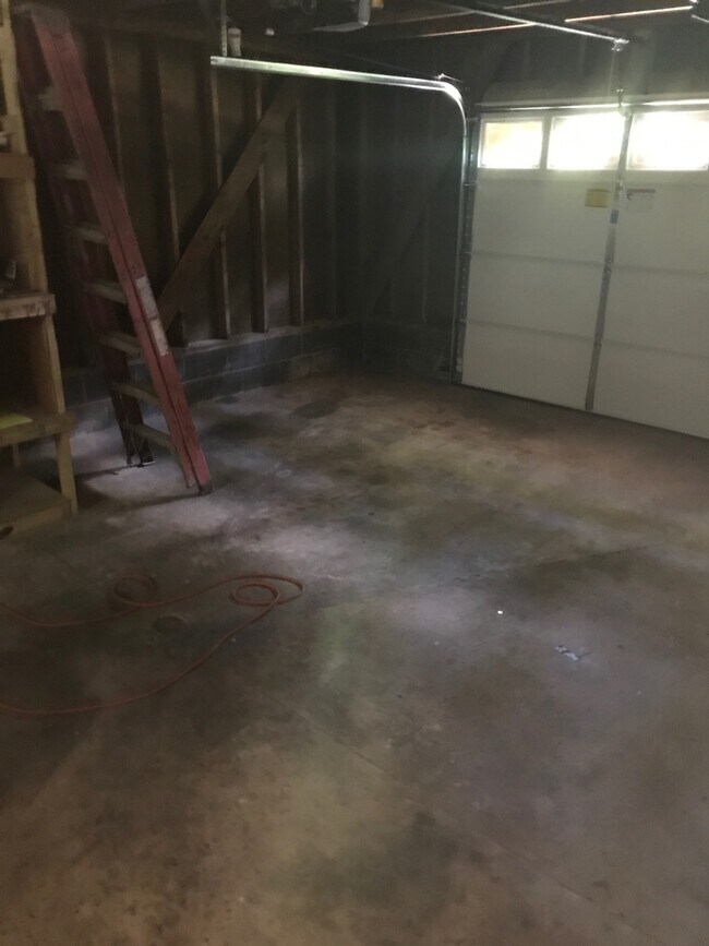 Building Photo - 3 Bedrooms and 3.5 Bathrooms-Coming Soon