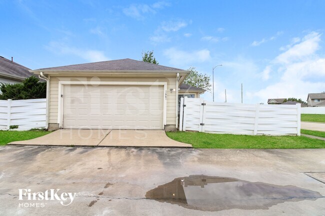 Building Photo - 1661 Nichole Woods Dr