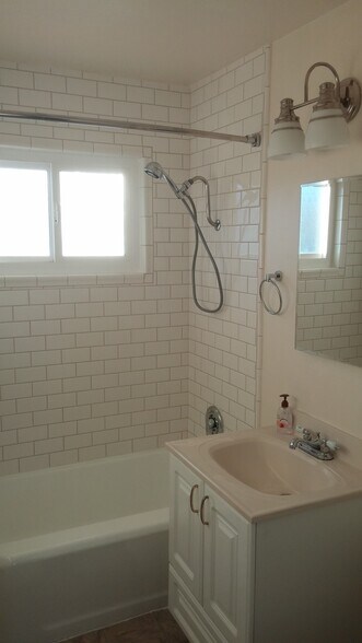 Building Photo - 1744 Sunset Cliffs Blvd