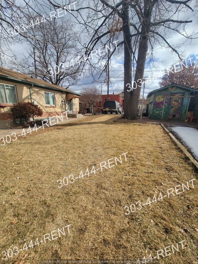Building Photo - 302 E Evans Ave