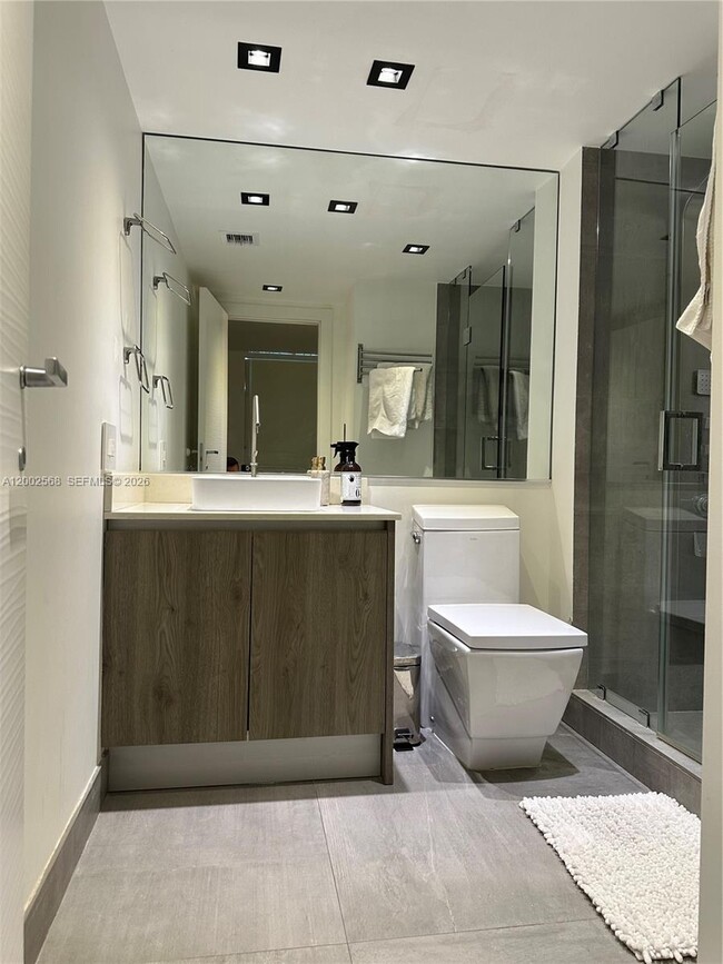 Building Photo - 650 West Ave