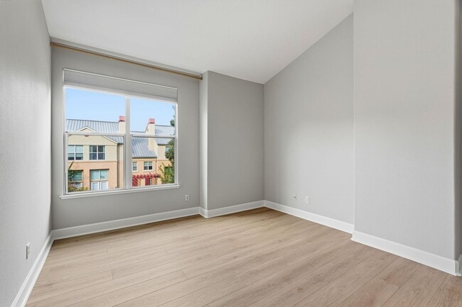 Building Photo - Downtown Mountain View 3 Bedroom 3.5 Bathr...