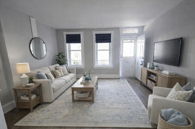 Building Photo - 3 Bedroom Home on Walnut St, Trenton