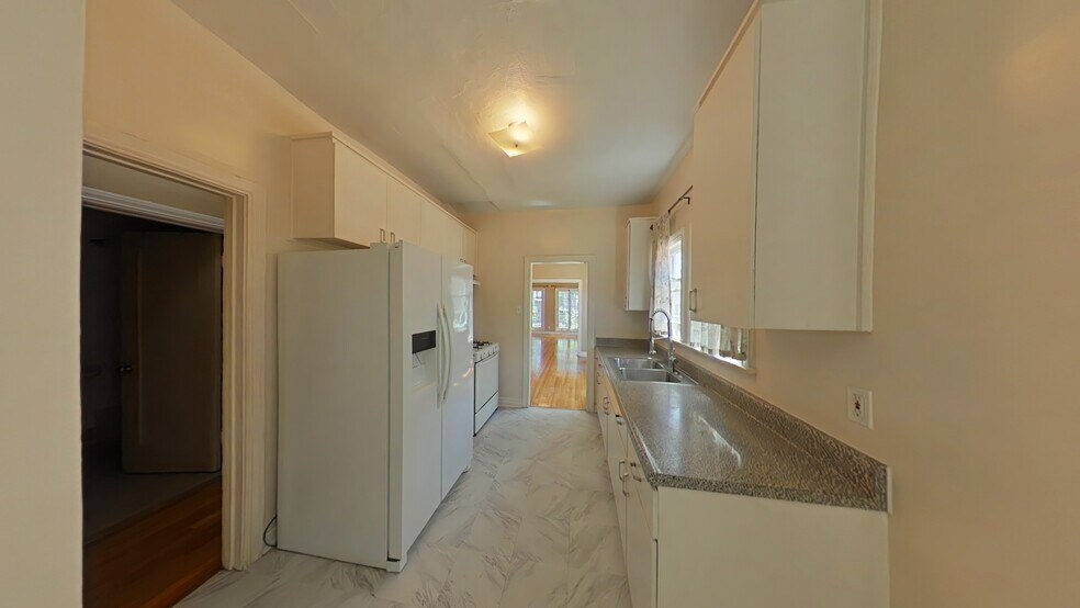 Kitchen - 207 W Windsor Rd