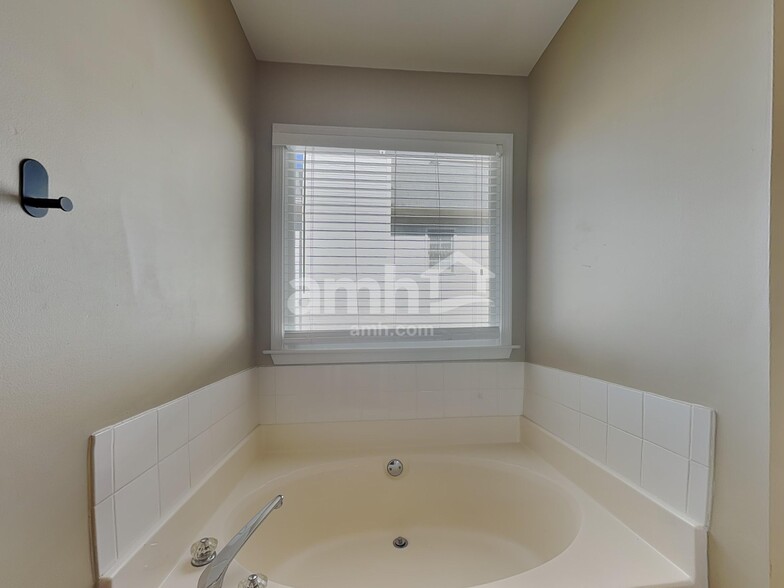 Building Photo - 4809 Rapids Cir NW