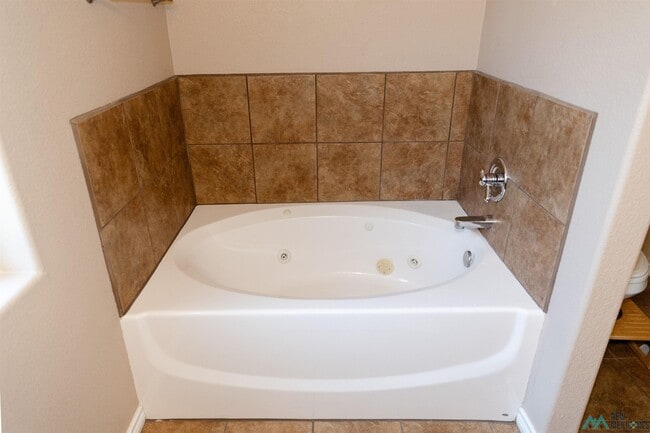 Building Photo - 3008 Fred Daugherty Dr