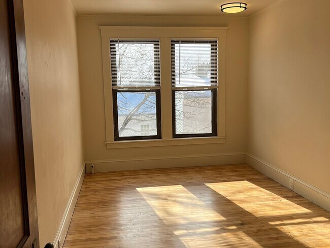 Building Photo - 248 N Main St