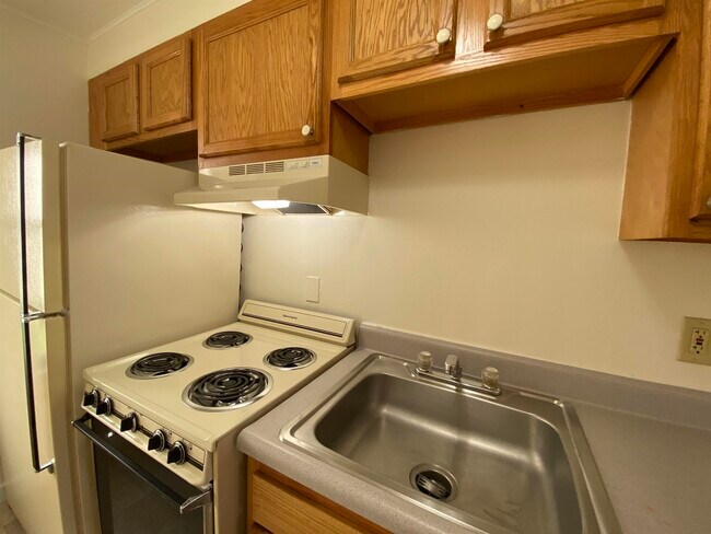 Building Photo - 93 Second St