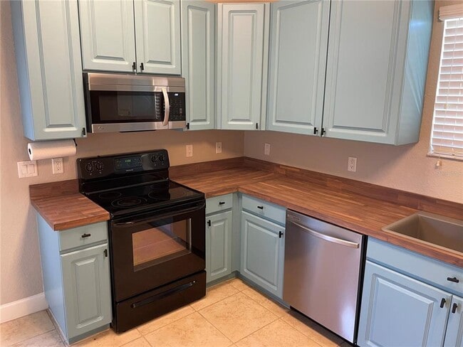 Building Photo - 165 Alexander Woods Dr