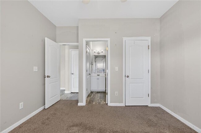 Building Photo - 1136 Mason Lee Ave SE