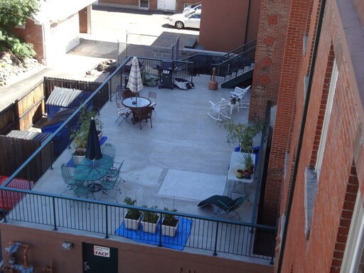 Building Photo - Spacious 2-Story 1-Bedroom/1.5-Bathroom Lo...