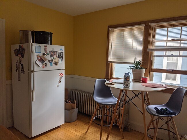 Eat-in Kitchen Area - 1534 Jefferson St NE