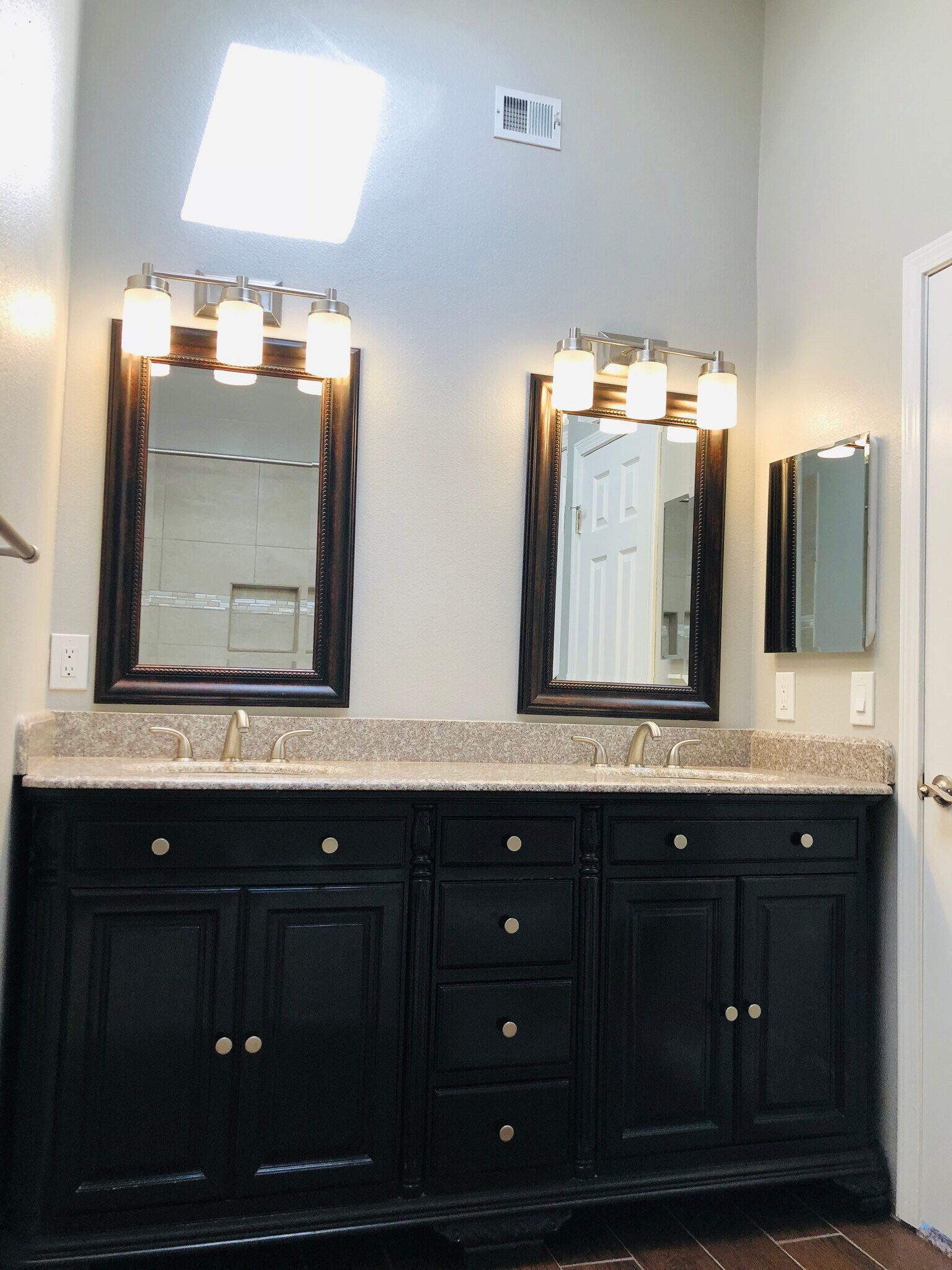 Master Bathroom/Double Vanity - 422 Wright St