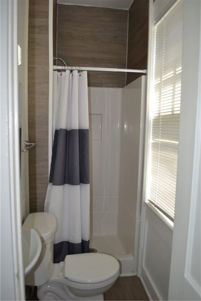 Building Photo - 205 E Broad St