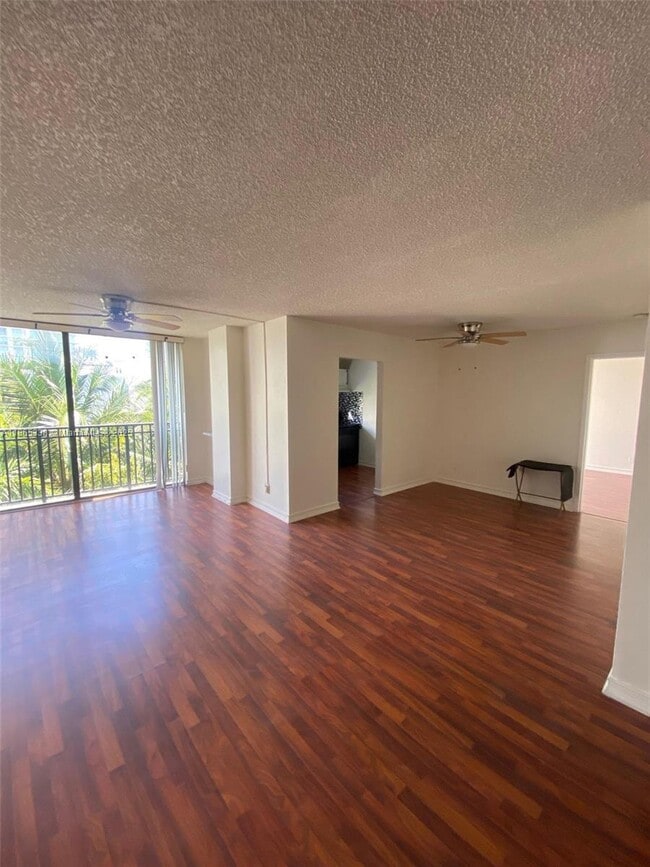 Building Photo - 1 bedroom in Sunny Isles Beach FL 33160