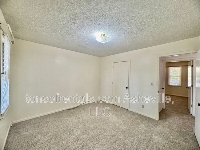 Building Photo - 136 Atwood Dr