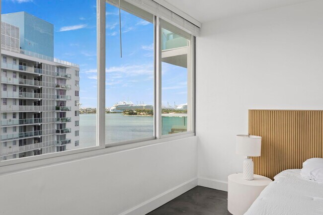 Building Photo - 1000 West Ave