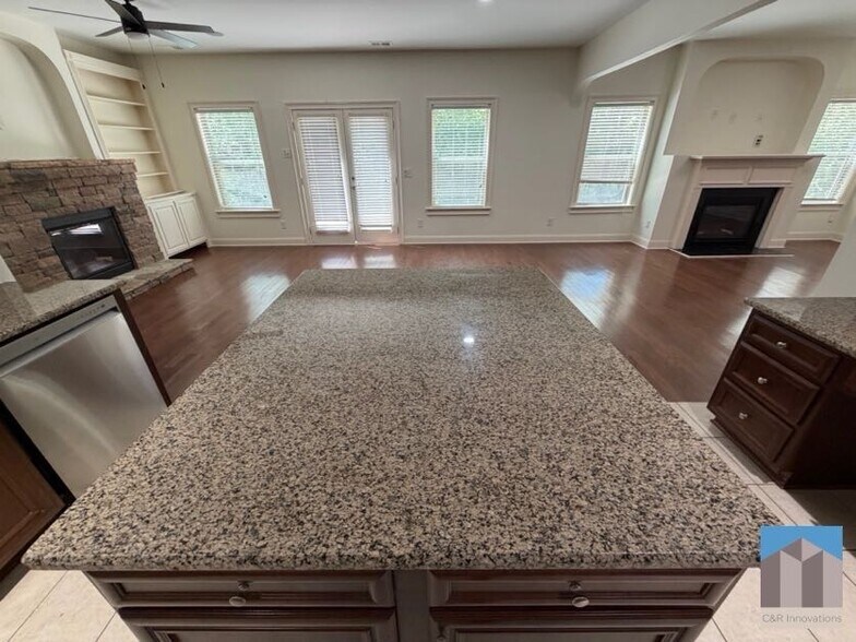 Building Photo - 4805 Carriage Bridge Ln