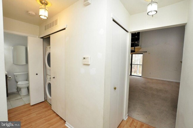 Building Photo - 28 Bridgewater Dr