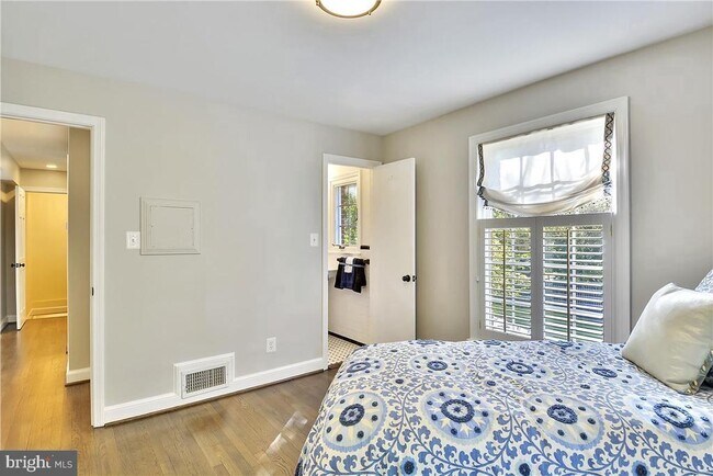 Building Photo - 5330 36th St N