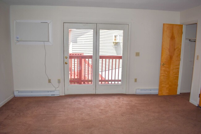 Building Photo - 2 Bedroom in Jersey Shore with 1 Car Garage!