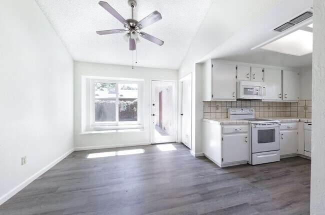Building Photo - 7416 Hachita Ct