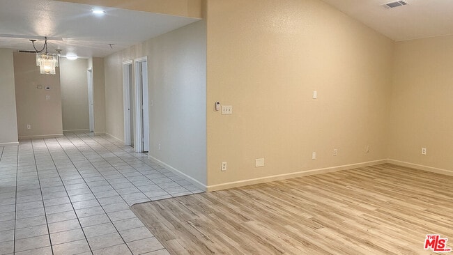 Building Photo - 114 W 13th St