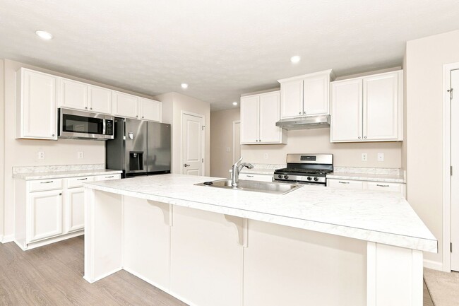 Building Photo - 157 Cresting Rd