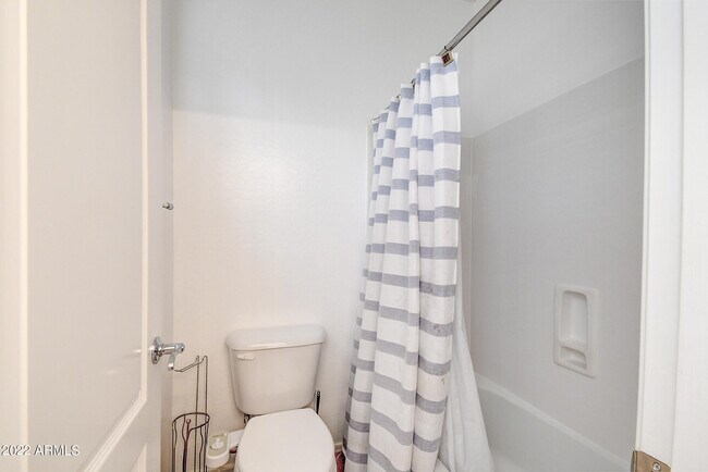 Building Photo - 1120 N Crosscreek Dr