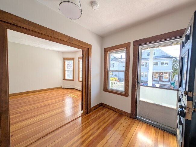 Building Photo - 29 Frederick Ave