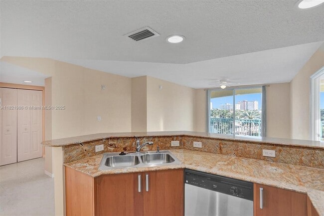 Building Photo - 201 Golden Isles Dr