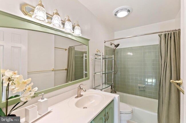 Building Photo - 9711 Cinnamon Creek Dr