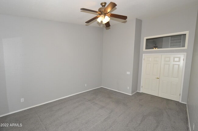 Building Photo - 1322 E Briarwood Terrace