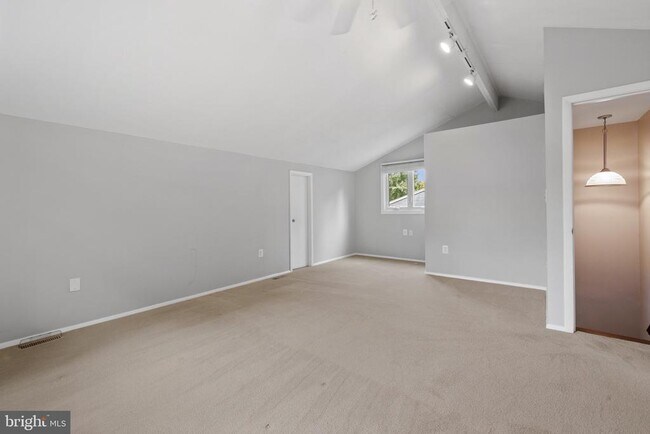 Building Photo - 126 Hopeland Ln