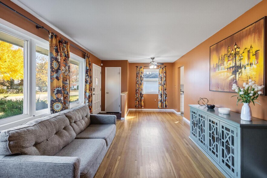 Building Photo - 5800 Moore Lake Dr W