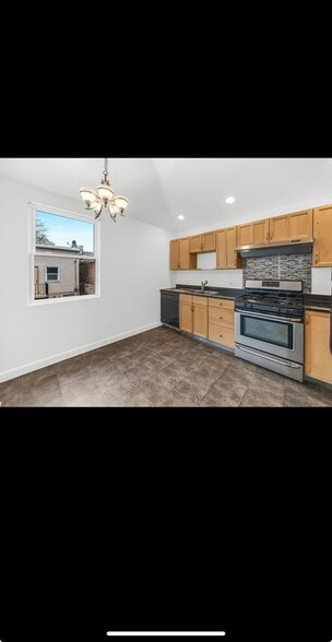 Building Photo - 3841 S Lowe Ave