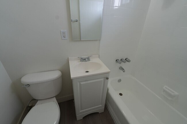 Building Photo - 924 W. 226TH