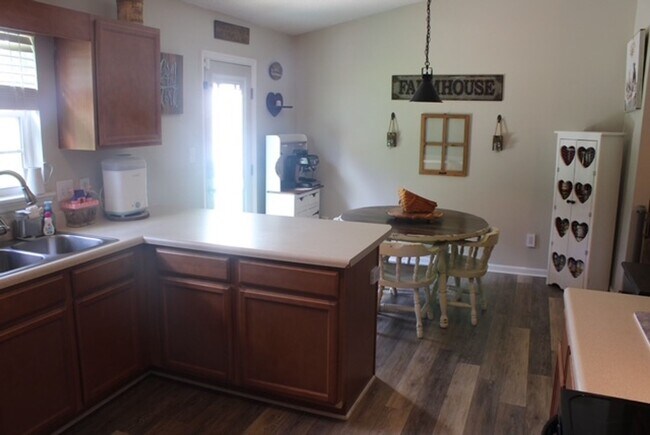 Building Photo - 118 Pear Tree Ln