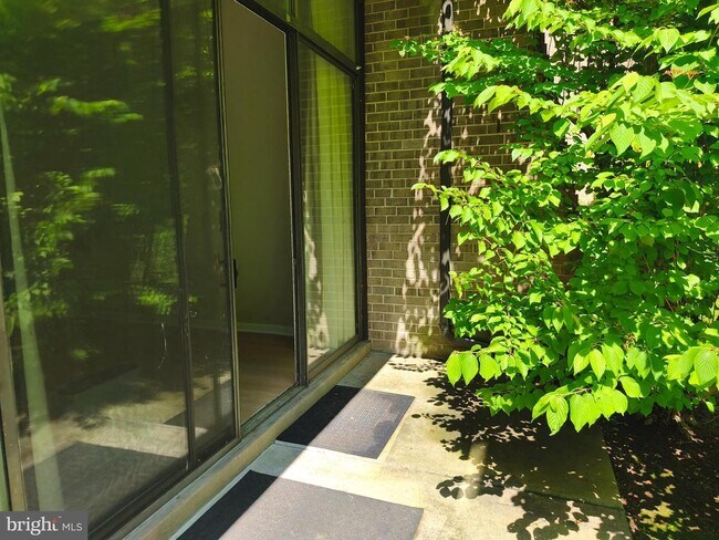 Building Photo - 11564 Rolling Green Ct