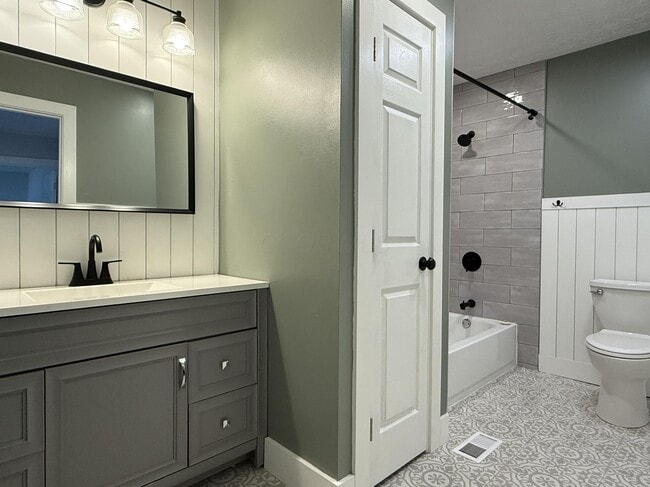 Building Photo - 6378 Cherroy Dr