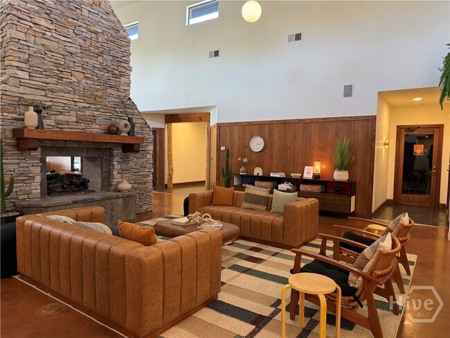 Building Photo - 211 North Ave