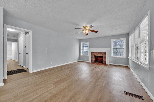 Building Photo - 4413 6th Ave