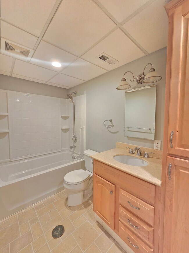 Building Photo - $2,600 - 3 Bed / 2 Bath Beautiful Craftsman Home by Manito Park